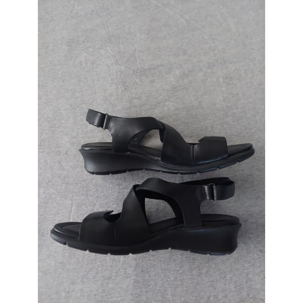 Ecco Women Strappy Leather Sandals  Sz 38 US 7.5